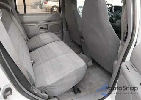 1996 Ford Explorer z USA, uszkodzony, nr VIN 1FMDU34X8TUA36266